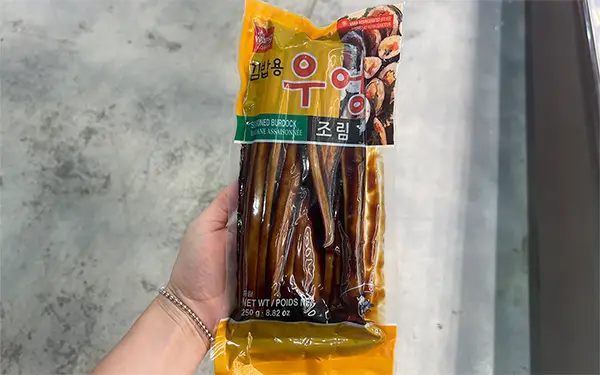 Braised Burdock Root 우엉조림 (u-ong-jo-rim)