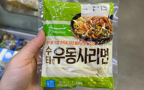 Udon Noodles 우동 생면 (u-dong saeng-myon)
