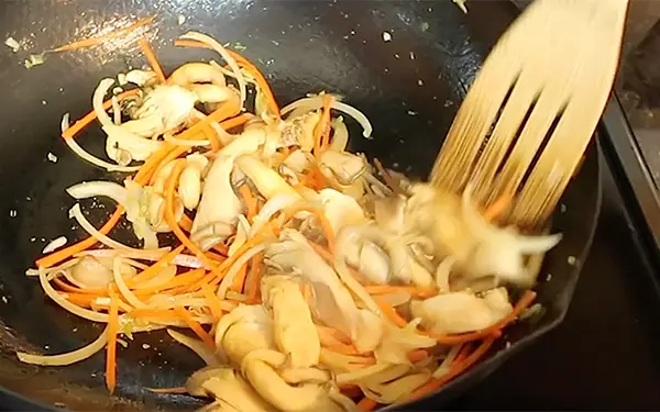 How to Store and Repurpose Stir-fried Dishes (볶음)