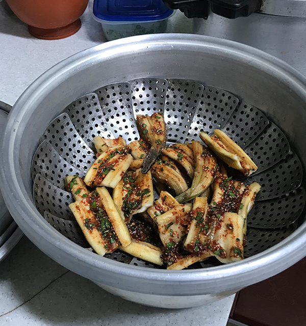 Steaming Using a Steaming Basket (찜)