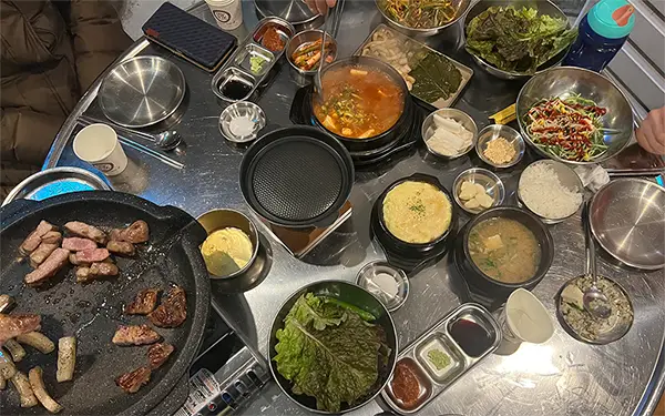Korean Side Dishes Paired with Grilled Foods (구이 반찬)