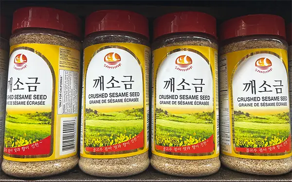 Sesame Seeds with Salt 깨소금 (kkae-so-geum)